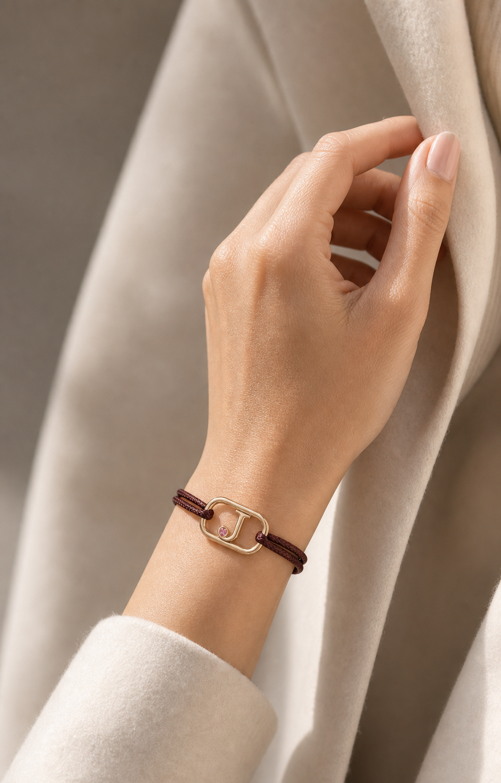 GEMGEMGEM Initial Bracelet Letter J on hand