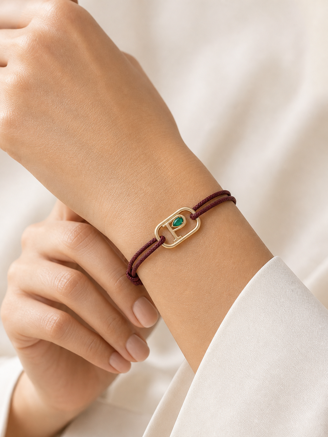 GEMGEMGEM Initial Bracelet Letter P on hand