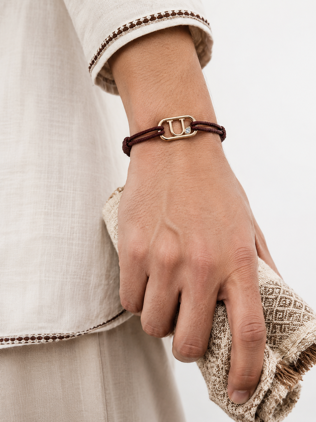GEMGEMGEM Letter U Initial Bracelet lifestyle 02