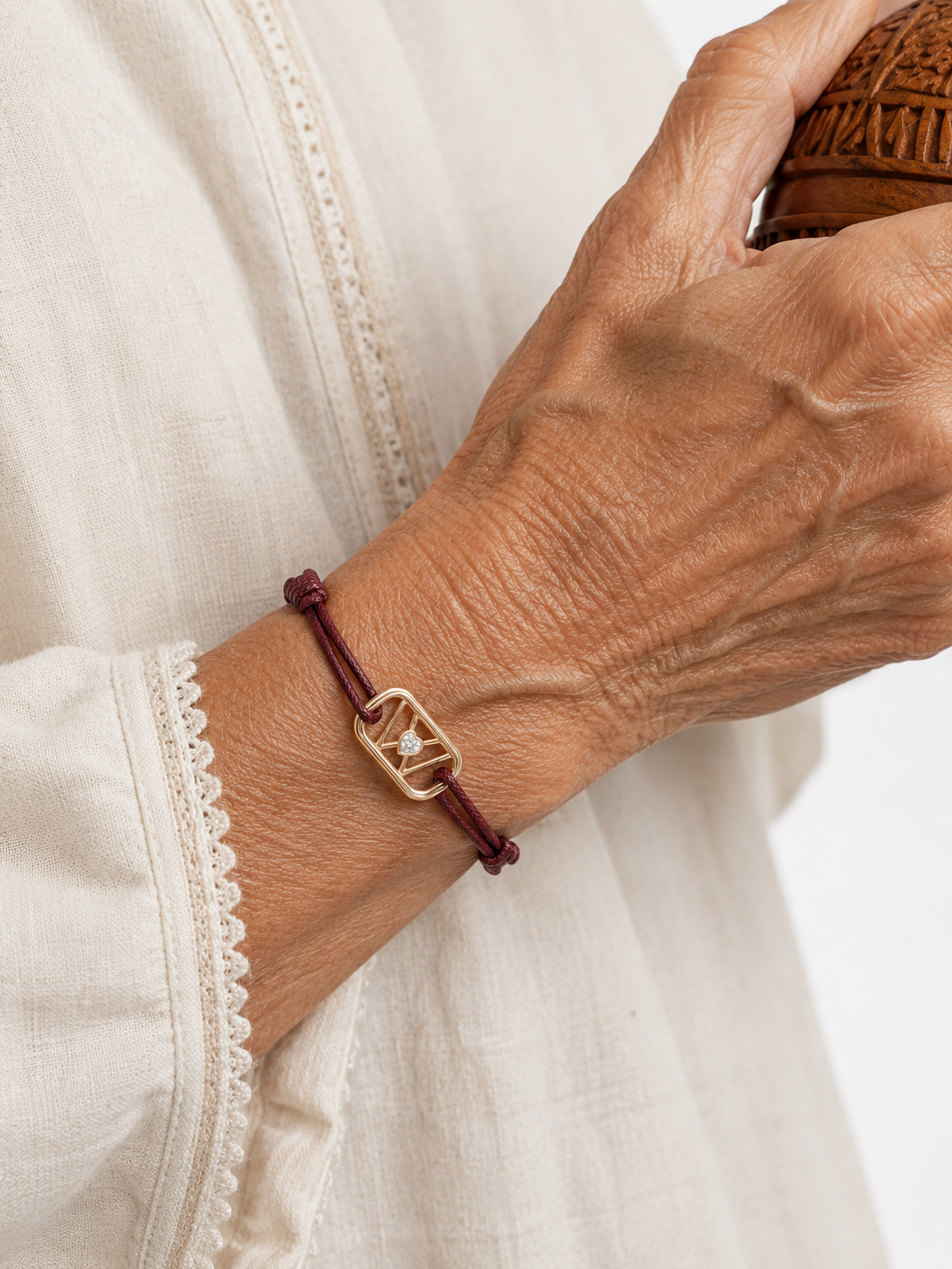 GEMGEMGEM Letter W Initial Bracelet lifestyle 01