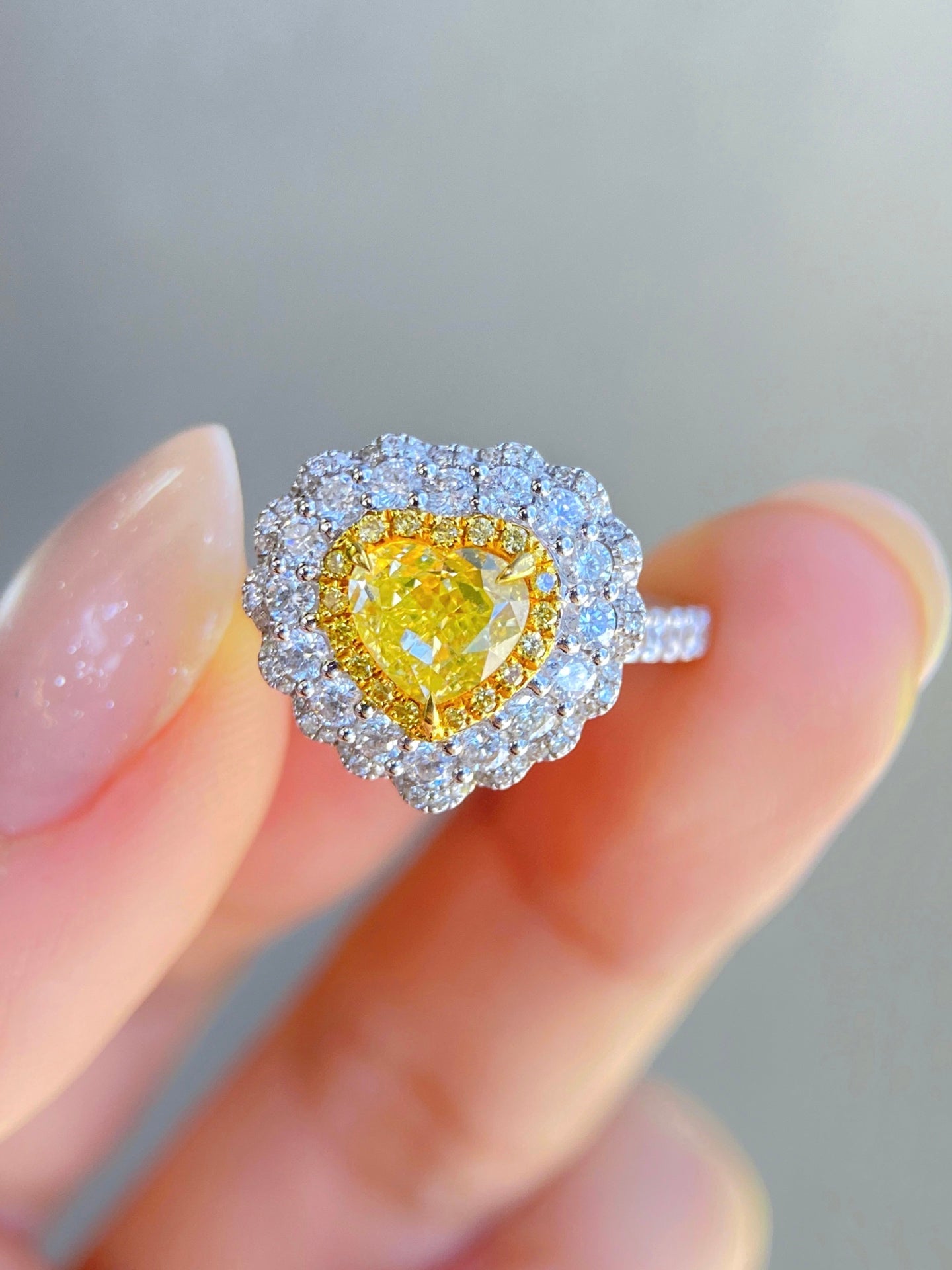 GIA1克拉爱心黄钻戒指